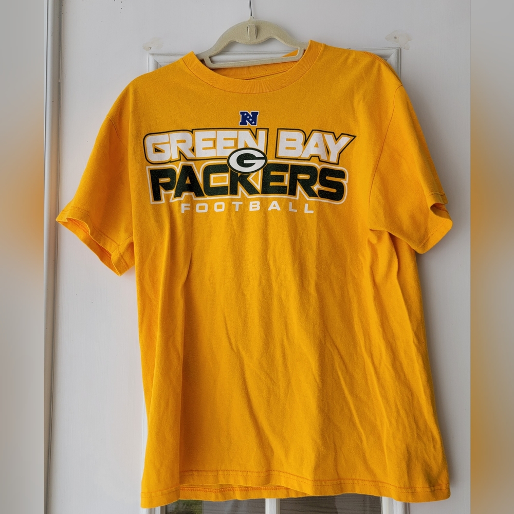 NFL Team Apparel Green Bay Packers medium cotton shirt